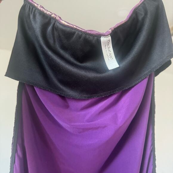 Rose Gold Ruched Metallic BodyCon Strapless dress. Size Medium - Picture 5 of 8